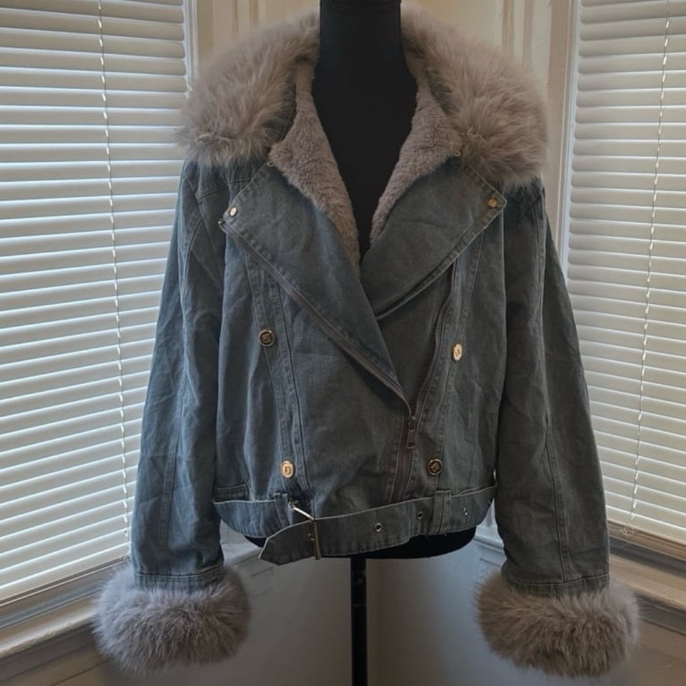 NWOT Women's Vintage Inspired Denim Jacket  with Faux Fox Fur